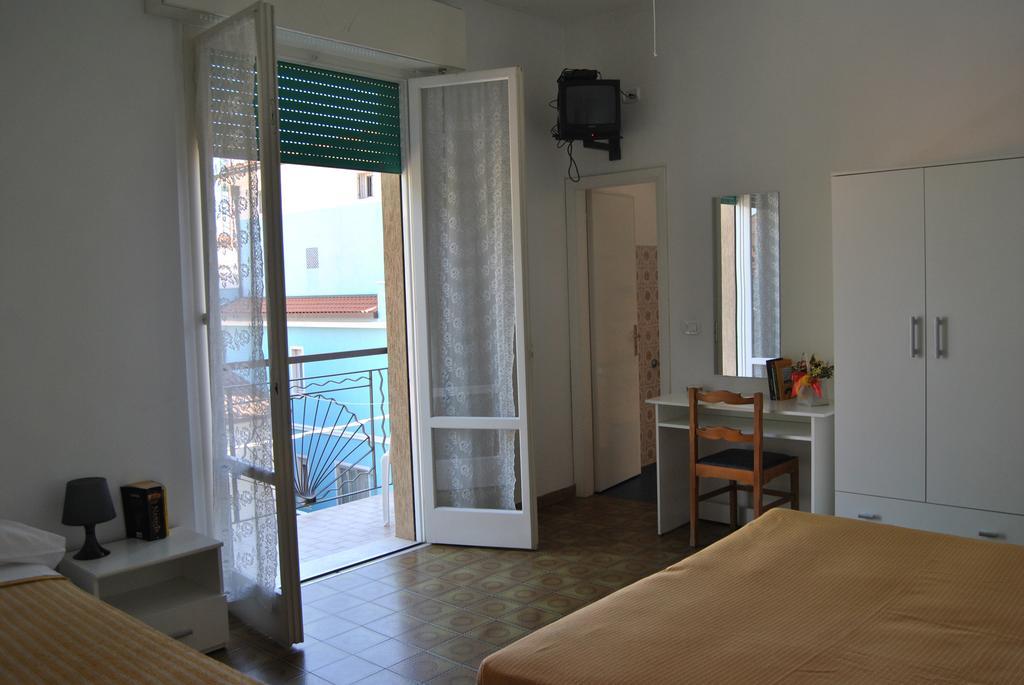 Le Aromatiche B&B Viserbella di Rimini 外观 照片