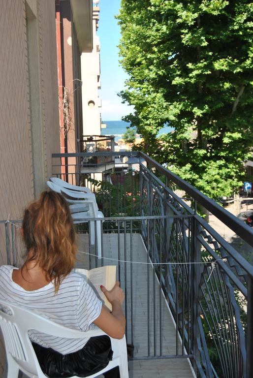 Le Aromatiche B&B Viserbella di Rimini 外观 照片